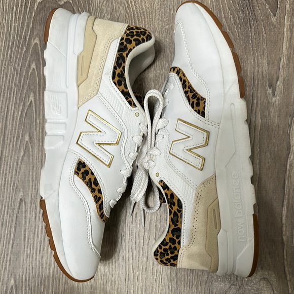 New Balance Women's White and Leopard Sneakers - Picture 1 of 8
